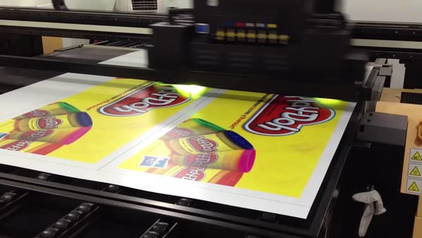 Impresión en Materiales Rígidos en CDMX: Durabilidad y Presencia Visual para Tu Marca